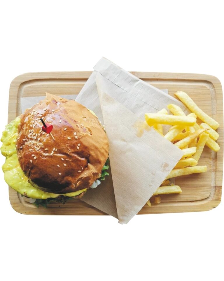 cafe de paris soslu steak burger (1)